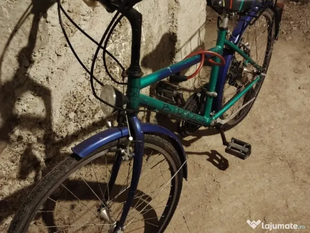 Vând bicicleta de dama, de oraș.