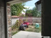 Casă cu farmec rustic și 500 mp, la 15 min de București 