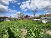Teren cu o casă demolabilă în satul Poșta la 15 minut... 