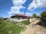 Teren cu o casă demolabilă în satul Poșta la 15 minut... 
