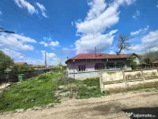 Teren cu o casă demolabilă în satul Poșta la 15 minut... 