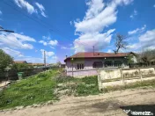 Teren cu o casă demolabilă în satul Poșta la 15 minut... 