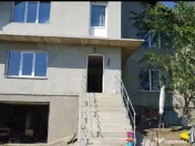 Casa / Vila ( D+P+E+M ) - Zona Scheia - Intrare 