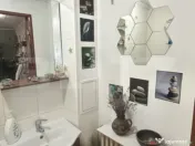 Casă spațioasă, complet mobilată, cu piscină si panouri 