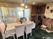 Casă spațioasă, complet mobilată, cu piscină si panouri 