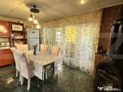 Casă spațioasă, complet mobilată, cu piscină si panouri 