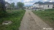 Vand teren intravilan in Zavoi partea de jos situat pe str. Sadoveanu, 
