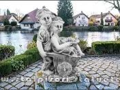 Statuetă copii cu roabă, gri antichizat, model S98. 