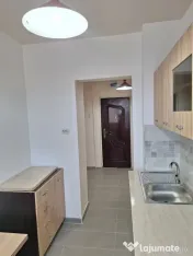 Apartament luminos și renovat 2 camere Pajura, prima închi 