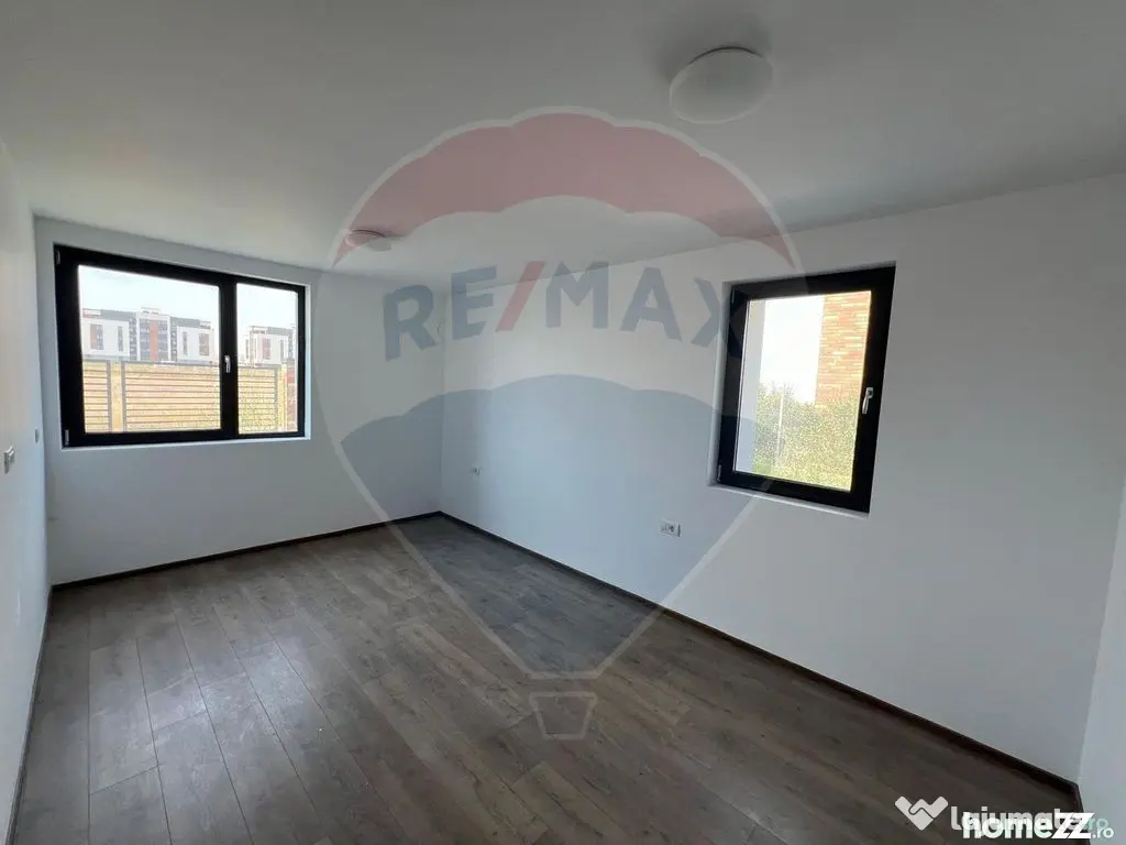 Casă / Vilă 5 camere în zona Nord - Focsani (Vrancea)