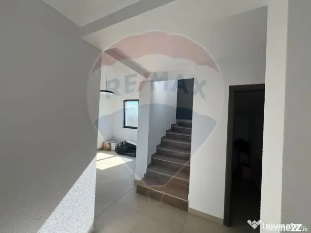 Casă / Vilă 5 camere în zona Nord - Focsani (Vrancea)
