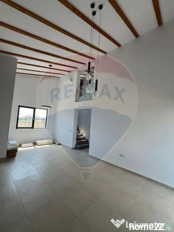Casă / Vilă 5 camere în zona Nord - Focsani (Vrancea)