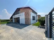 Casă / Vilă 5 camere în zona Nord