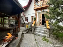 Pensiune, 2 corpuri, ciubar, restaurant si microferma, 600 m