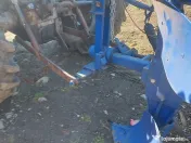 Plug reversibil pentru tractor 