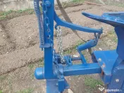 Plug reversibil pentru tractor 