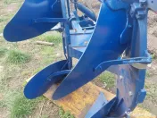 Plug reversibil pentru tractor 