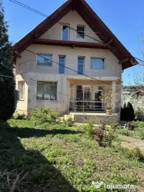 Casa de inchiriat, 8 camere, 800 mp, in Gruia langa stadion