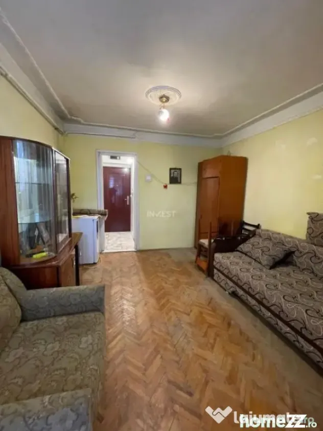 Garsoniera de vanzare, ETaj 3, zona Alexandru cel Bun - Rond