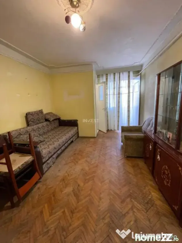 Garsoniera de vanzare, ETaj 3, zona Alexandru cel Bun - Rond