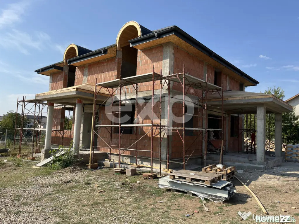 De vanzare vila individuala 6 camere finisaje premium zona L