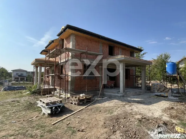 De vanzare vila individuala 6 camere finisaje premium zona L