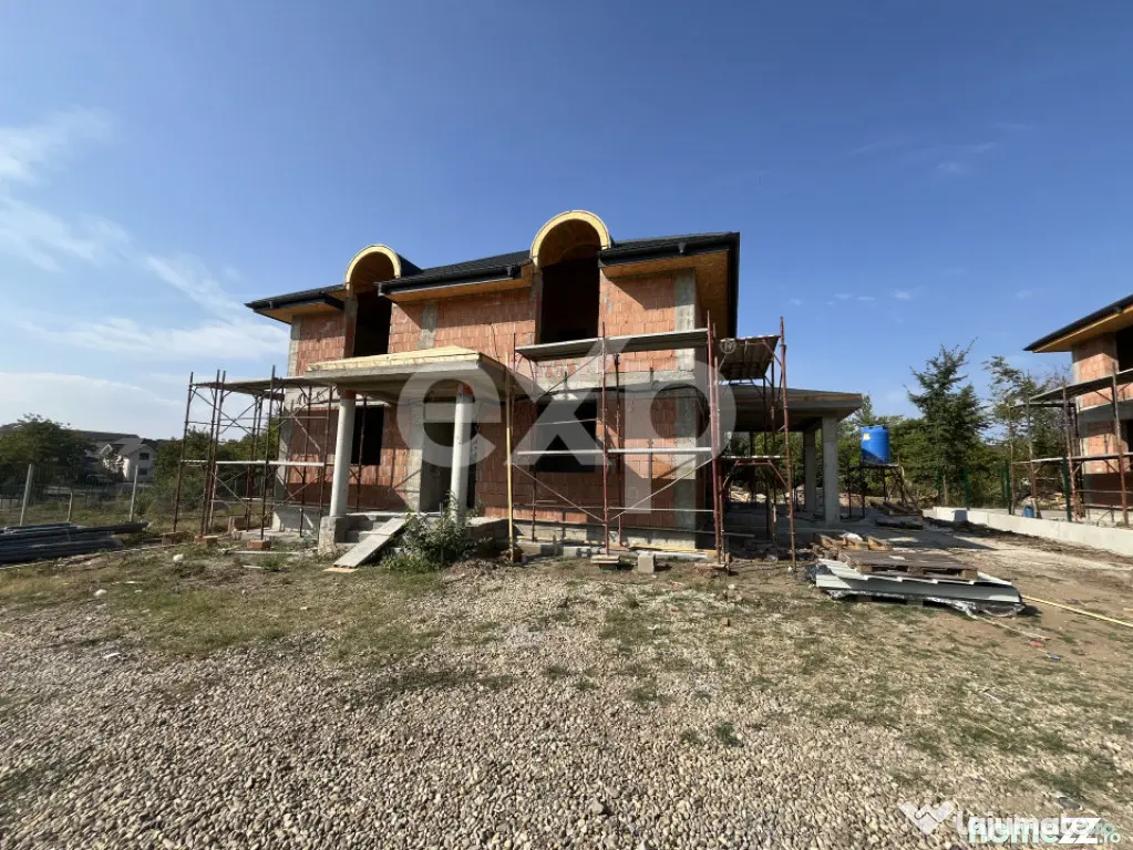 De vanzare vila individuala 6 camere finisaje premium zona L