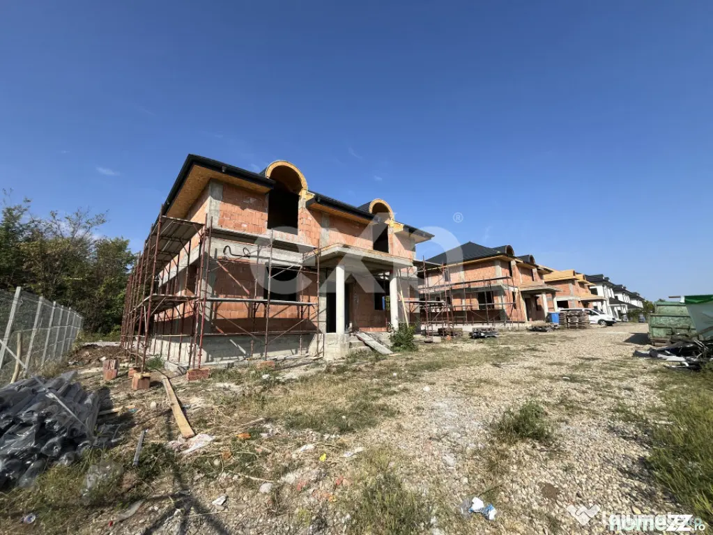 De vanzare vila individuala 6 camere finisaje premium zona L
