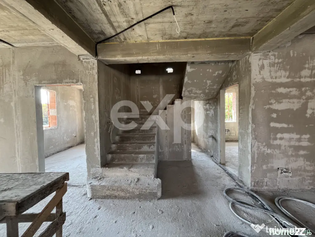 De vanzare vila individuala 6 camere finisaje premium zona L