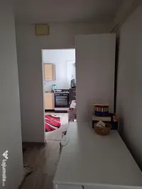 Vând apartament 4 camere 