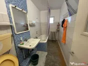 Apartament cu 4 camere de , zona liceul Pedagogic 