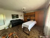 Apartament cu 4 camere de , zona liceul Pedagogic 