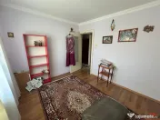 Apartament cu 4 camere de , zona liceul Pedagogic 