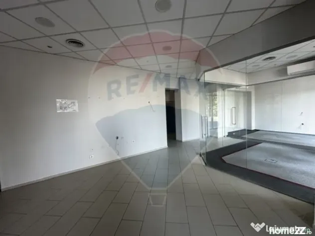 SPATIU COMERCIAL - zona Semiluna , Baia Mare