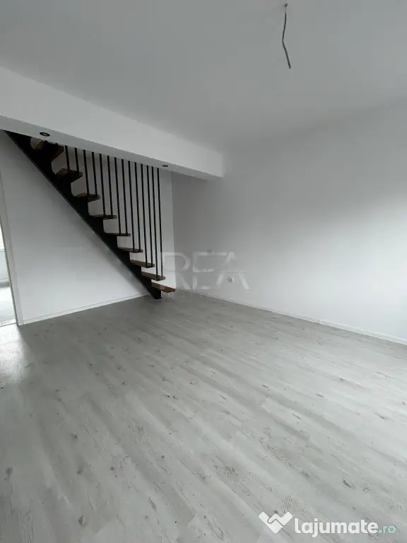 Casa 5 Camere - Centrala - Varteju