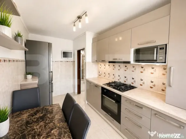 Apartament cu scara interioara, 100 mp, 5 camere, 2 bai, Cet - Alba Iulia (Alba)