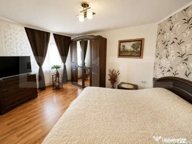 Apartament cu scara interioara, 100 mp, 5 camere, 2 bai, Cet - Alba Iulia (Alba)