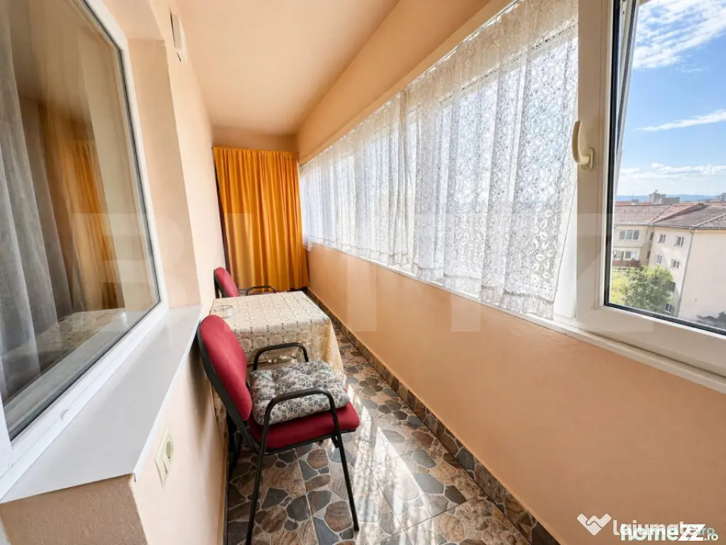 Apartament cu scara interioara, 100 mp, 5 camere, 2 bai, Cet - Alba Iulia (Alba)