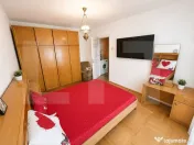 Apartament 3camere, Balcon , etaj 3 , parcare 