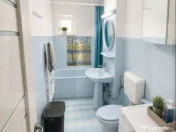 Apartament 3camere, Balcon , etaj 3 , parcare 