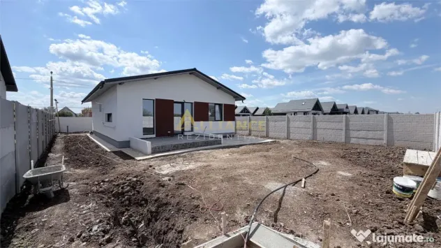 Casa Individuala - 3 camere - 2 bai - 430mp teren