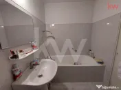 Garsonieră decomandată • spațioasă • aproape de Cent 