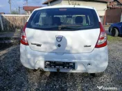 Dezmembrez dacia sandero 1.2 benzina 