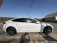 Tesla model 3-2020 
