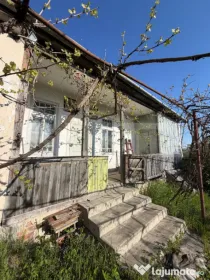 Casa 2 camere, de renovat/reconstruit, zona Centrala