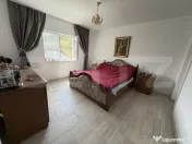 Casă cu 4 camere în suprafață de 180 mp 