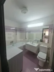 Apartament cu 3 camere, parcare inclusa in pret, zona Floril 