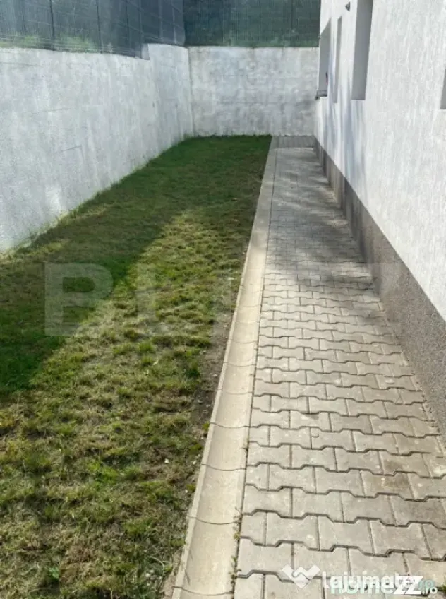 Apartament 3 camere, decomandat, curte 90 mp și 2 terase - - Dej (Cluj)