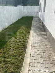 Apartament 3 camere, decomandat, curte 90 mp și 2 terase - 