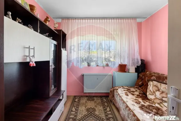 Apartament cu 3 camere de vânzare - zona Aurel Vlaicu